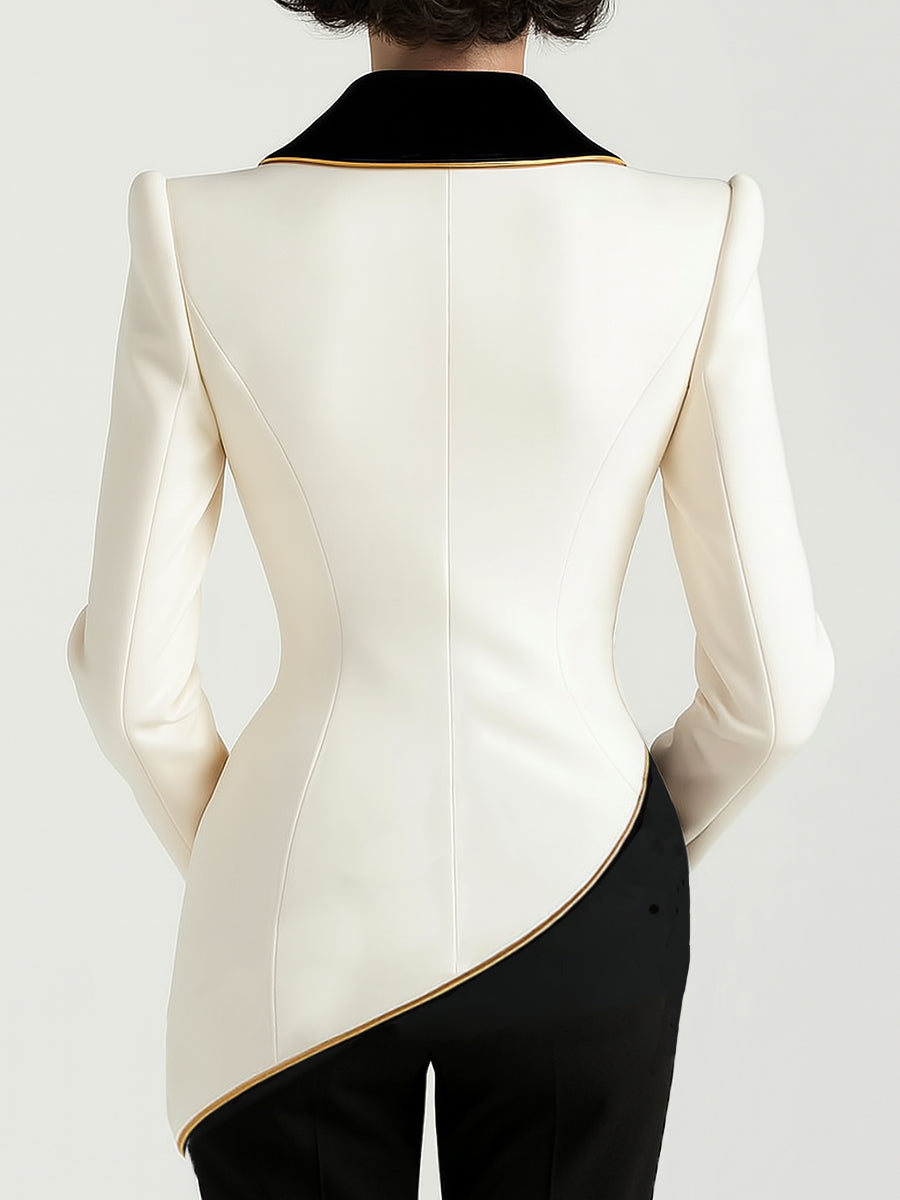 Elegant asymmetrisk hvid blazer med sorte kontrastreverser